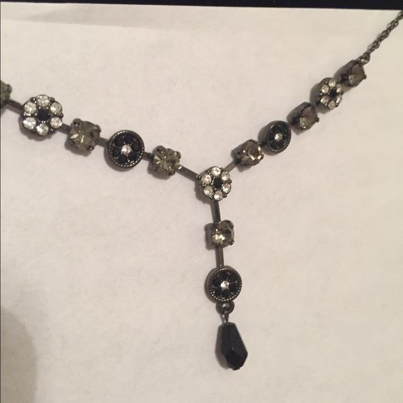 Black & White Necklace & Earring Set - Picture 7 of 8